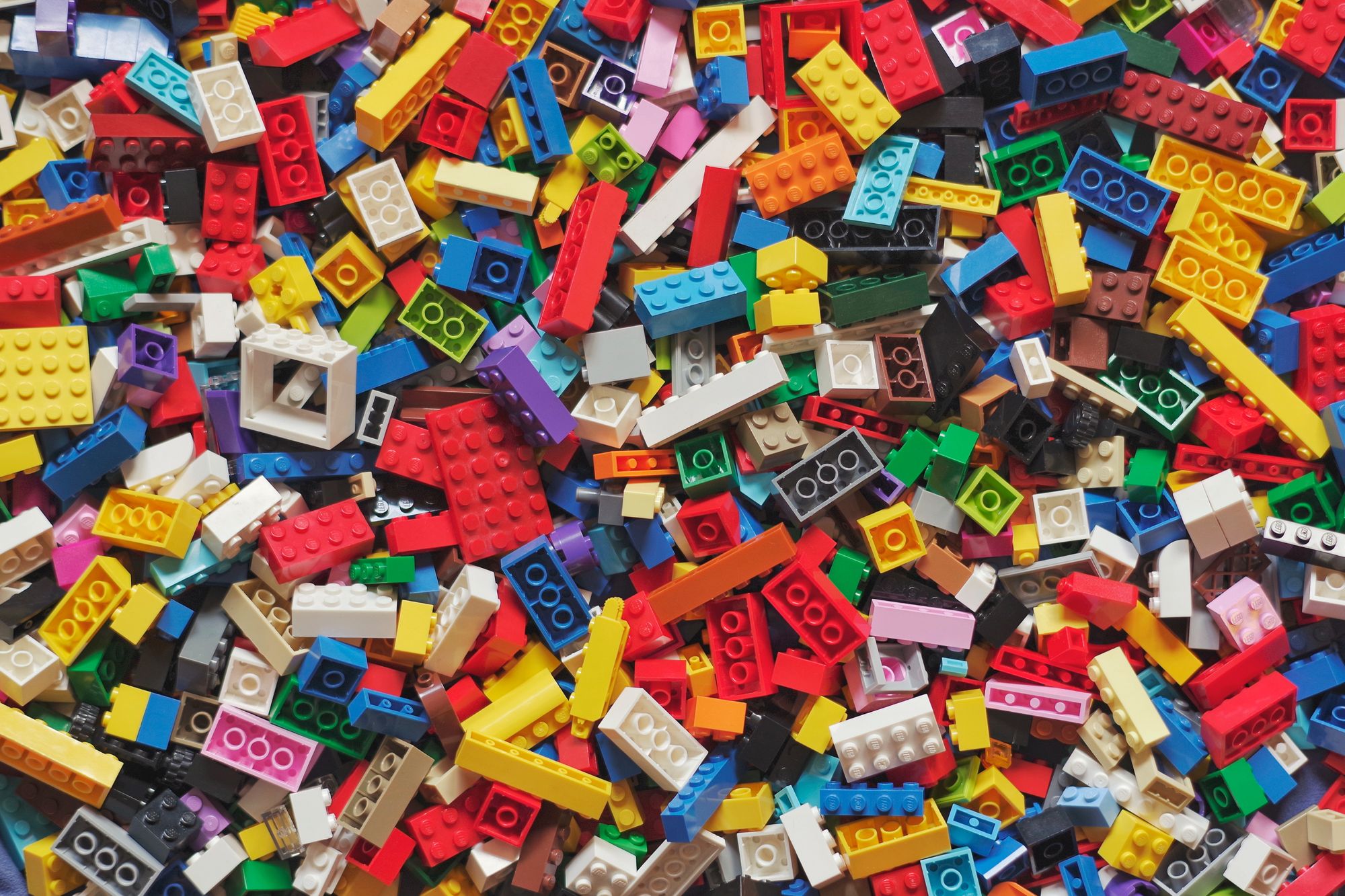Image of a collection of assorted LEGO pieces